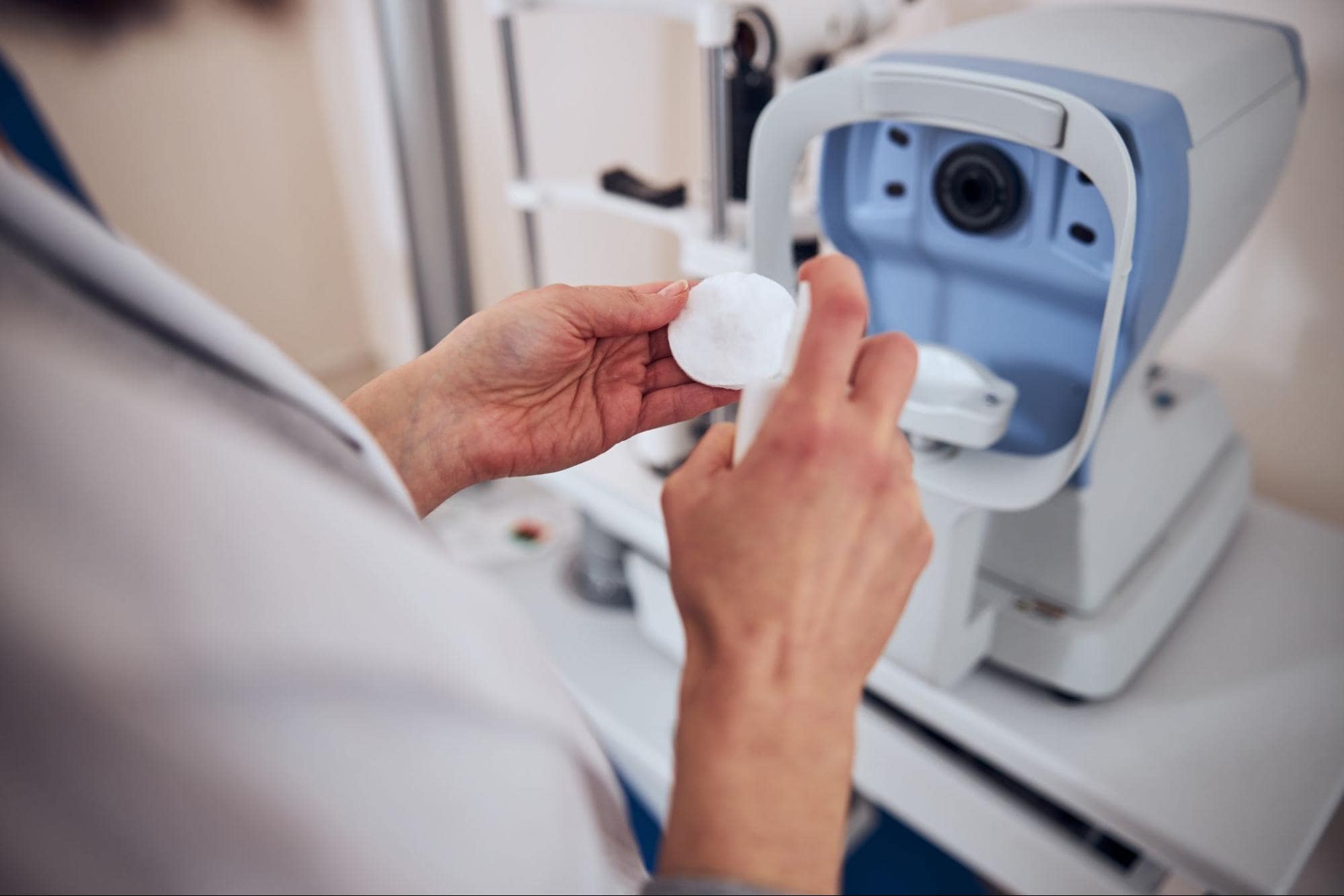 How to Know if You Need to See a Cataract Specialist
